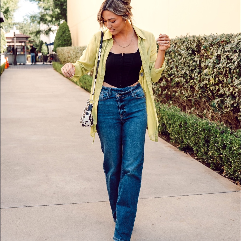 Asymmetrical jeans